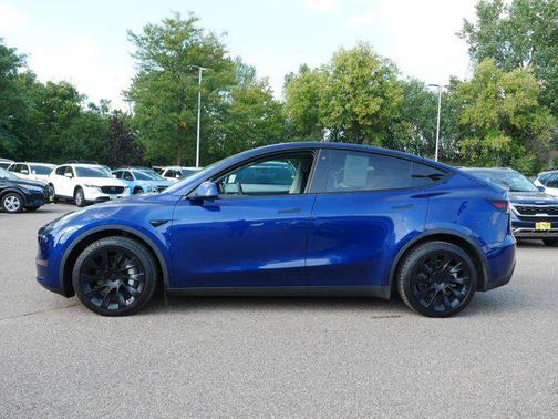 2022 Tesla Model Y Long Range Dual Motor All-Wheel Drive