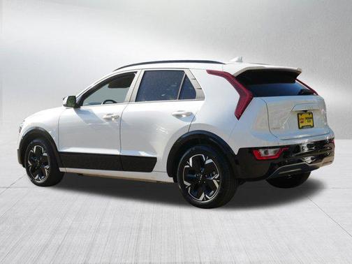 Snow White Pearl 2024 Kia Niro EV Wind