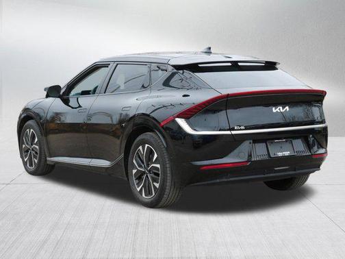 2024 Kia EV6 Wind