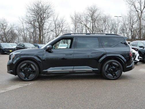 Aurora Black Pearl 2024 Kia EV9 GT-Line