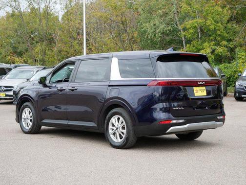 2024 Kia Carnival LX