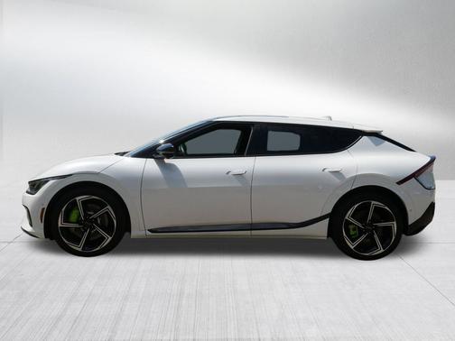 Snow White Pearl 2024 Kia EV6 GT