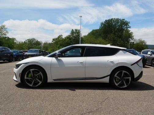 Snow White Pearl 2024 Kia EV6 GT