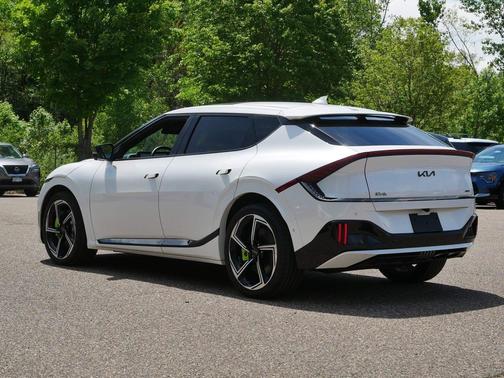 Snow White Pearl 2024 Kia EV6 GT