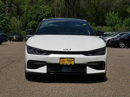 Snow White Pearl 2024 Kia EV6 GT
