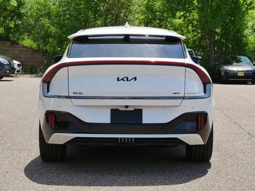 Snow White Pearl 2024 Kia EV6 GT