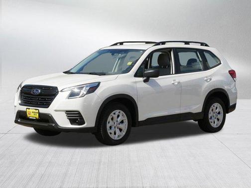 Crystal White Pearl 2022 Subaru Forester Base