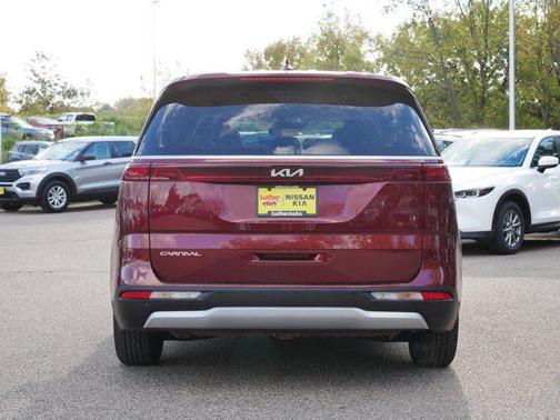 2023 Kia Carnival LX