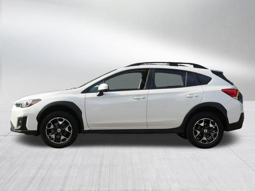 Crystal White Pearl 2018 Subaru Crosstrek 2.0i Premium