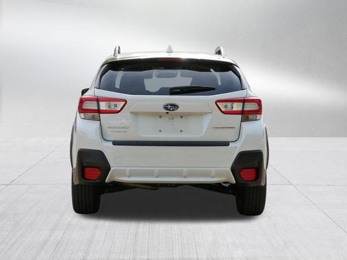 Crystal White Pearl 2018 Subaru Crosstrek 2.0i Premium