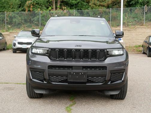 Baltic Gray Metallic Clearcoat 2023 Jeep Grand Cherokee L Altitude