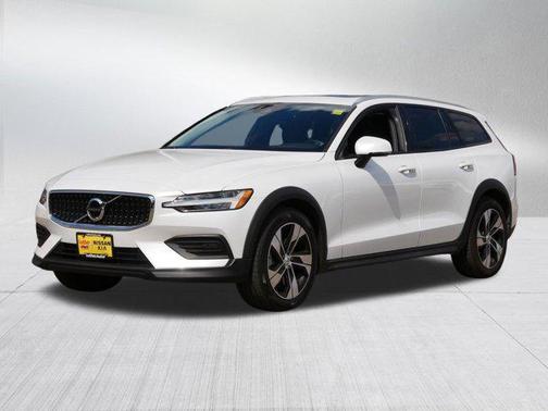 2020 Volvo V60 Cross Country T5