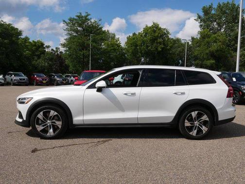 2020 Volvo V60 Cross Country T5