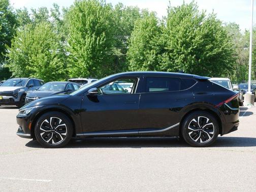Aurora Black Pearl 2023 Kia EV6 Wind