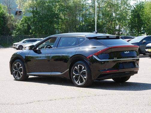 Aurora Black Pearl 2023 Kia EV6 Wind