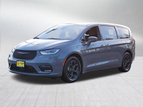 2022 Chrysler Pacifica Hybrid Limited