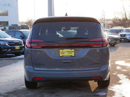2022 Chrysler Pacifica Hybrid Limited