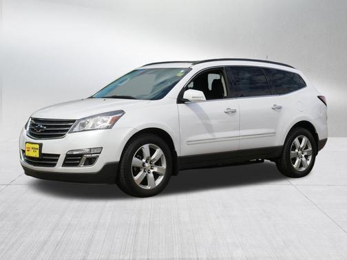 Iridescent Pearl Tricoat 2016 Chevrolet Traverse LTZ
