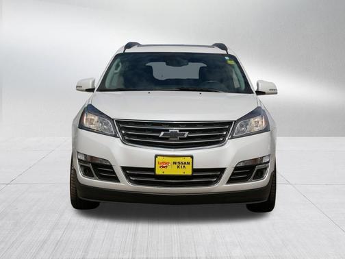 Iridescent Pearl Tricoat 2016 Chevrolet Traverse LTZ