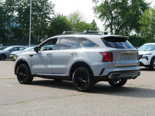 Wolf Gray 2023 Kia Sorento SX