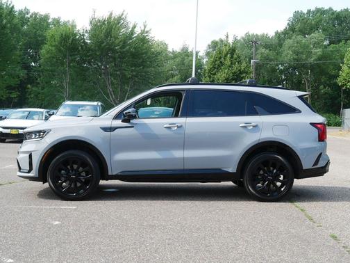 Wolf Gray 2023 Kia Sorento SX