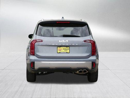 Everlasting Silver 2025 Kia Telluride S