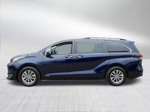 2021 Toyota Sienna XLE 7 Passenger