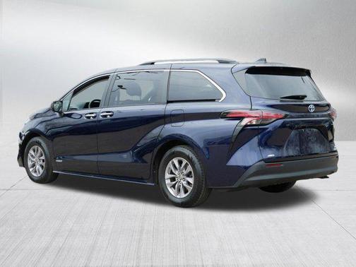 2021 Toyota Sienna XLE 7 Passenger