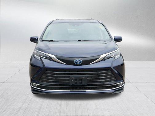 2021 Toyota Sienna XLE 7 Passenger