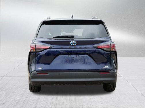 2021 Toyota Sienna XLE 7 Passenger