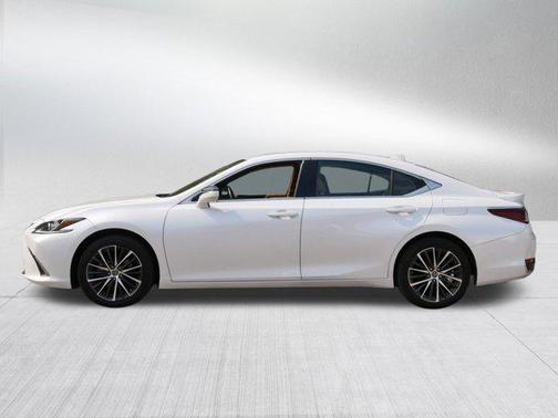 2022 Lexus ES 250 Base
