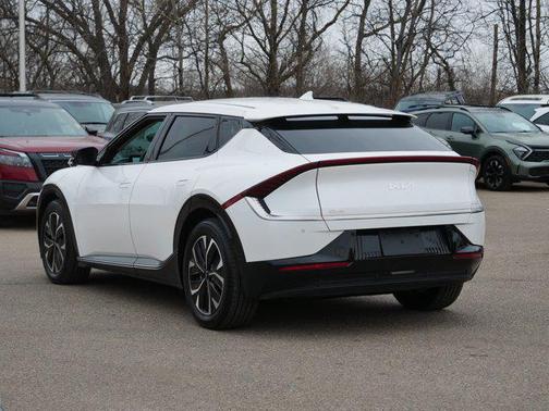 Snow White Pearl 2024 Kia EV6 Wind