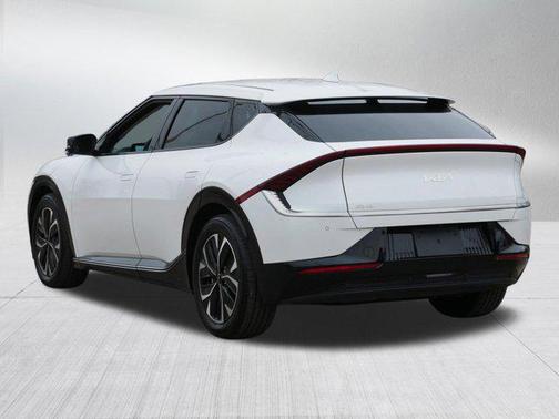 Snow White Pearl 2024 Kia EV6 Wind