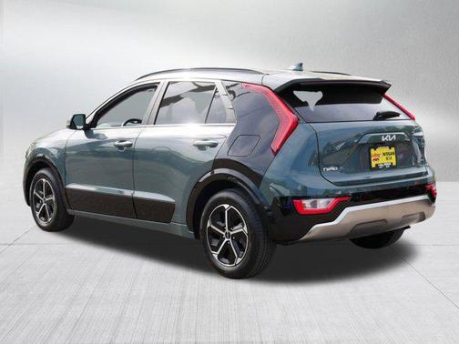 2024 Kia Niro SX