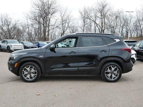 Cherry Black 2023 Kia Seltos EX