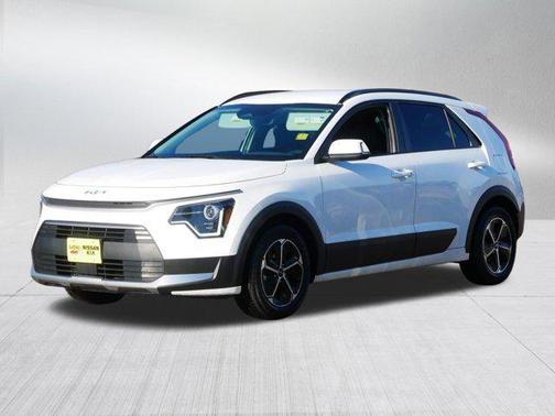 Snow White Pearl 2023 Kia Niro EX