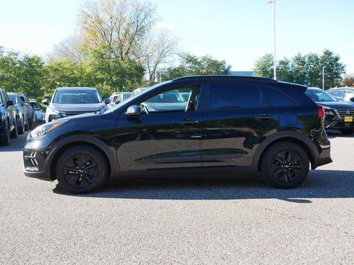 2022 Kia Niro LXS