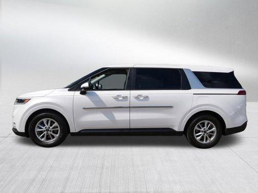 2022 Kia Carnival LX