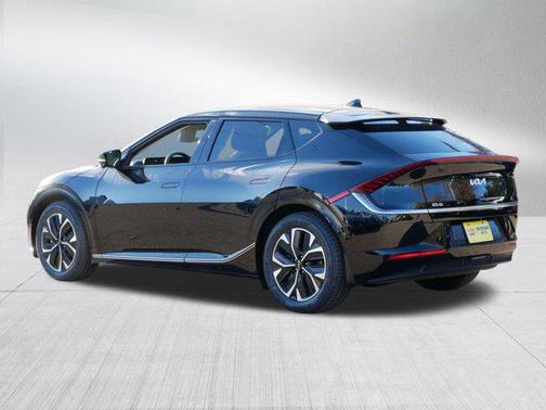 2023 Kia EV6 Wind