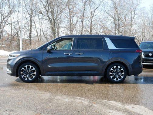 2024 Kia Carnival EX