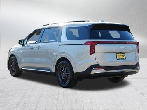 2025 Kia Carnival SX