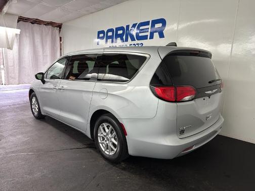 2024 Chrysler Voyager LX