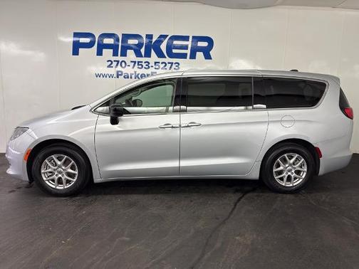 2024 Chrysler Voyager LX