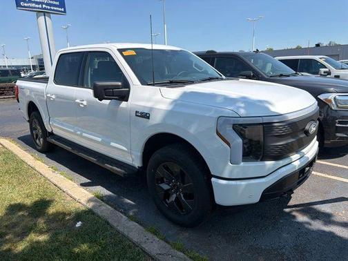 Oxford White 2025 Ford F-150 Lightning Flash