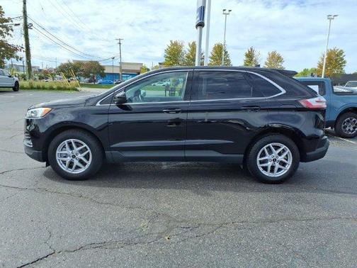 Black Metallic 2023 Ford Edge SEL