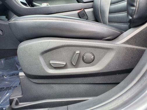 Iconic Silver Metallic 2024 Ford Edge SEL