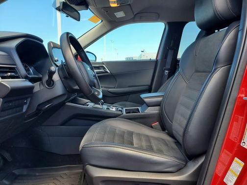 2024 Mitsubishi Outlander SE Black Edition