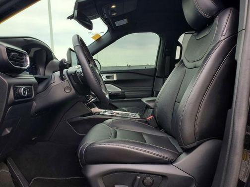 Black Metallic 2024 Ford Explorer ST