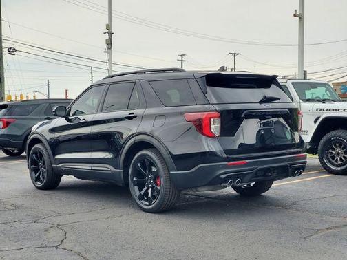 Black Metallic 2024 Ford Explorer ST