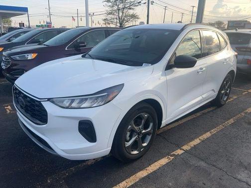 Oxford White 2023 Ford Escape ST-Line